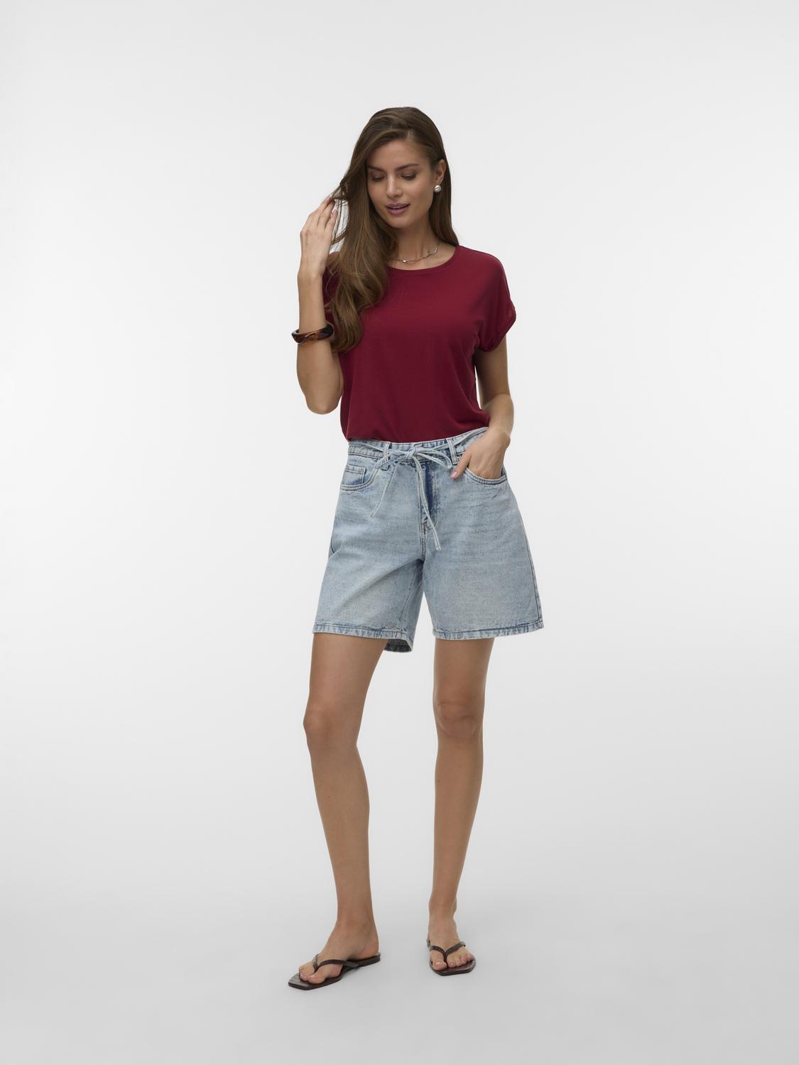 model_shot-front